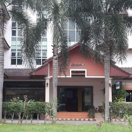 Ingfah Apartment Хатъяй Экстерьер фото